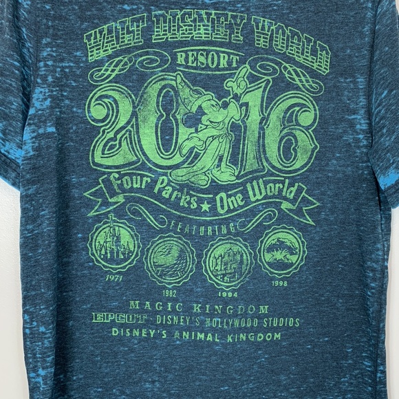 Walt Disney World Resort Parks 2016 S Shirt - Picture 1 of 5